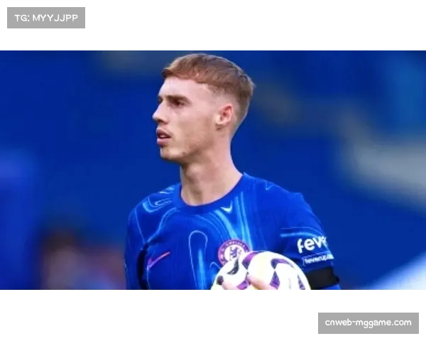 特写：帕尔默主罚点球前长时间凝视球门，最终冷静罚入